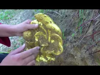 Hi everyone I m a treasure hunting girl Today I came out to