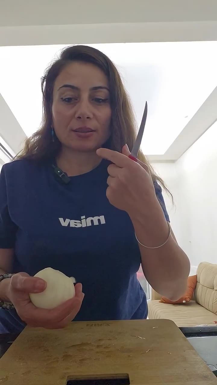 Soğan Doğrarken Gözlerimizin Yanmaması Mümkünmü ? izle