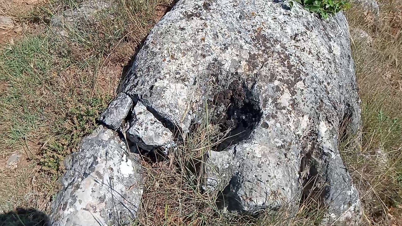 Gizli kalmış kayalıklarda define arama yaptık