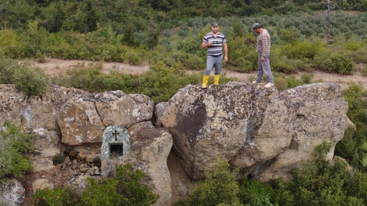 Zirvede Gözlerden Kaçan Define Kasası Bulduk
