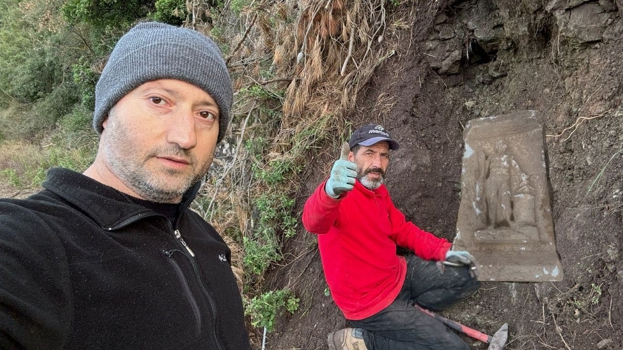 Mezar Define Kasası Tonluk Kaya Altında Açıyoruz