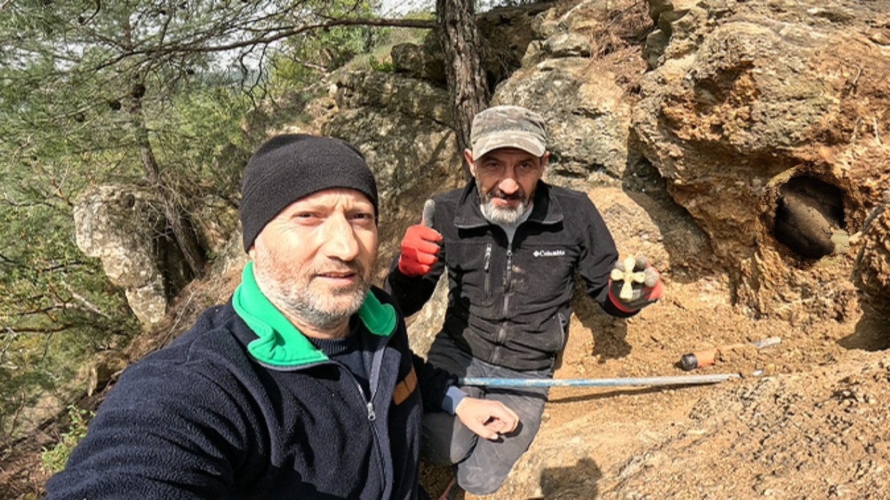 Muhteşem Bir Define Keşfettik Kaya Mezarlar Bölgesinde