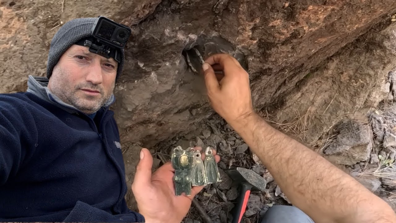 Zirvede Zengin Kaya Define Kasası Açmaya Geldim