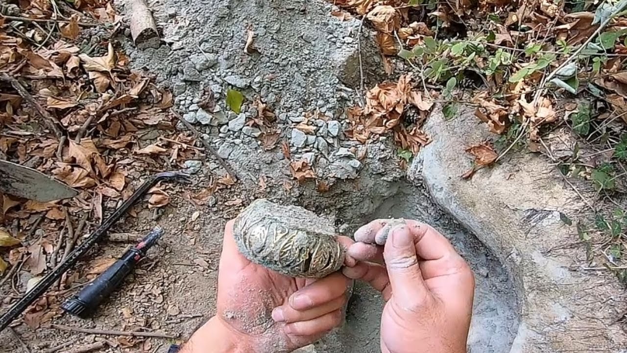 Deredeki Define Kasasından Altın Tas Çıkardım