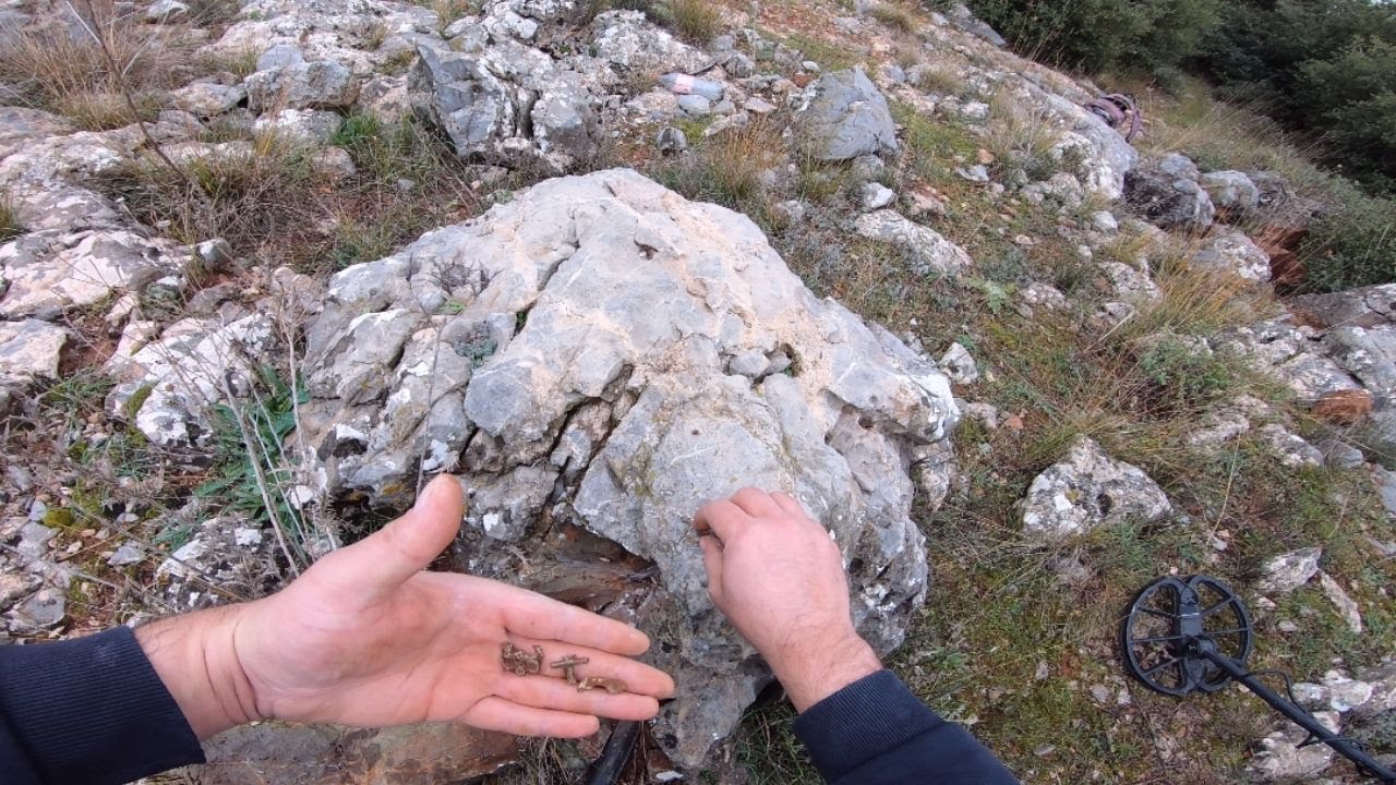 Kayanın İçine Saklanan Defineyi Çıkardım