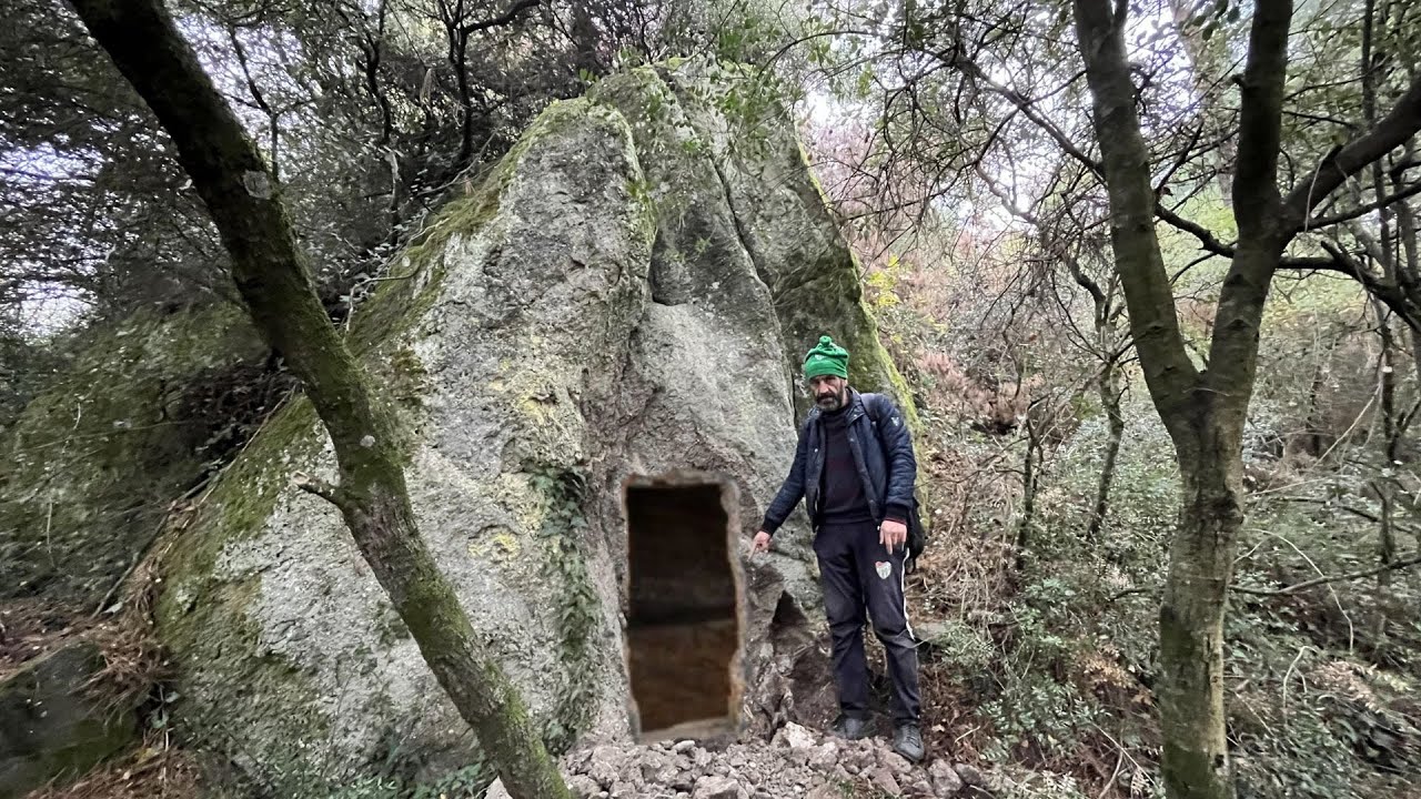 Mezardan Gelen Kokuya Rağmen Defineyi Çıkardık