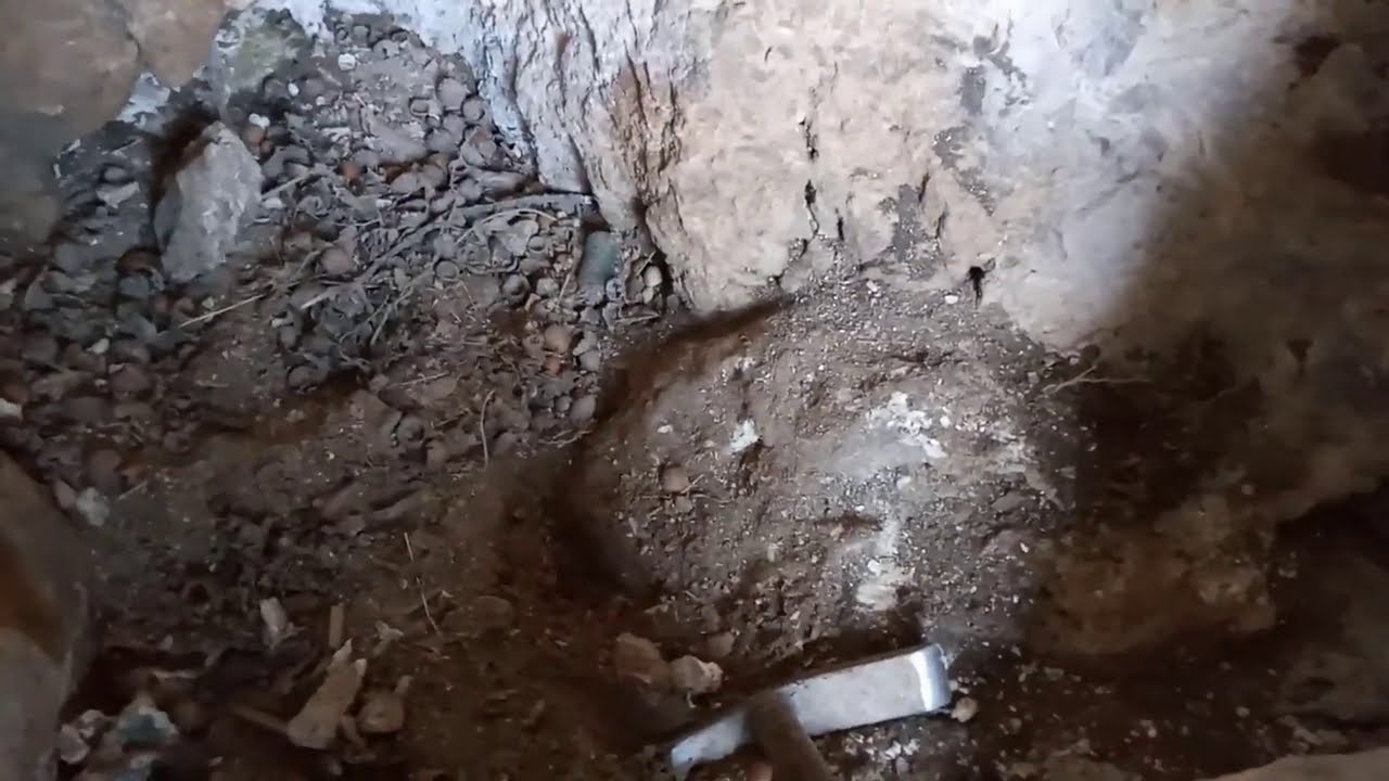 Kayadaki Kalp İşaretinin Definesi Alınmış