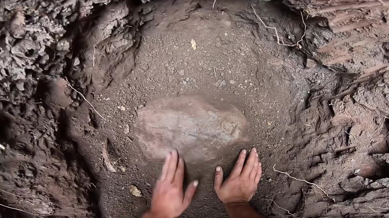 Define Dolu Kaya Mezarını Sonunda Açtık