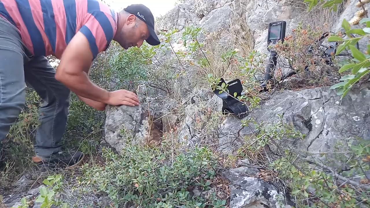 Zengin Bölgede Define Peşine Düştüm