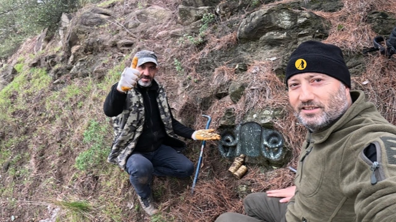 Define Aramaya Hasan Usta Sahalara İnince Yılanlar Kaçıyor