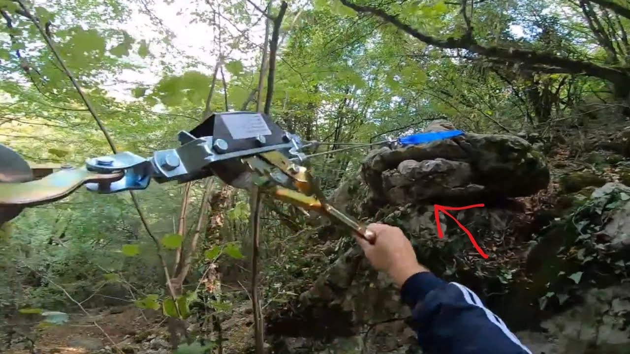 Zengin Define Kasası Büyük Kayanın Altındaki Oymada