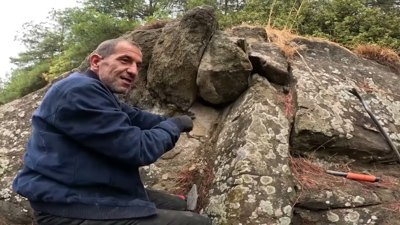 Kayalar İçine Yapılan Define Kasası Sonunda Açıldı