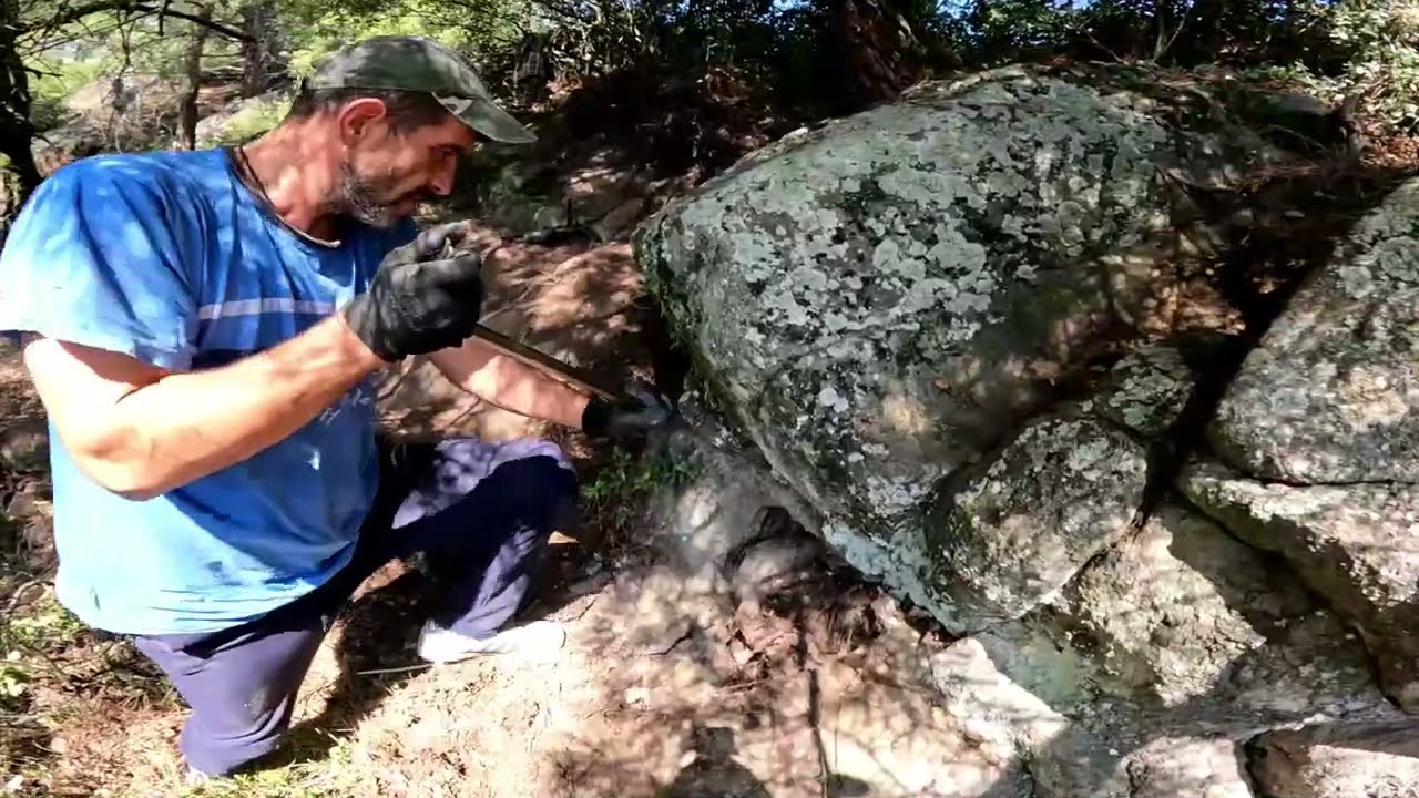 Tarihi Bölgede Kasalardan Defineler Çıkıyor