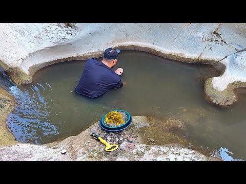 Altın Dolu Kazanlara Girdim