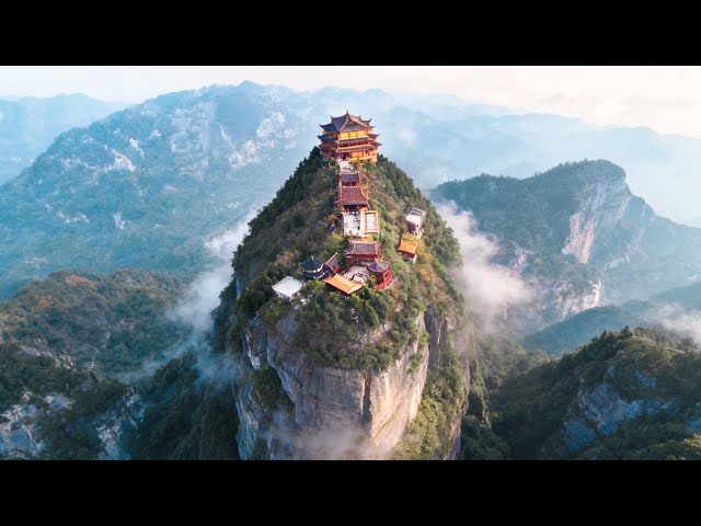 China’s Secret Sanctuary Hanging atop a Cliff: How Did They