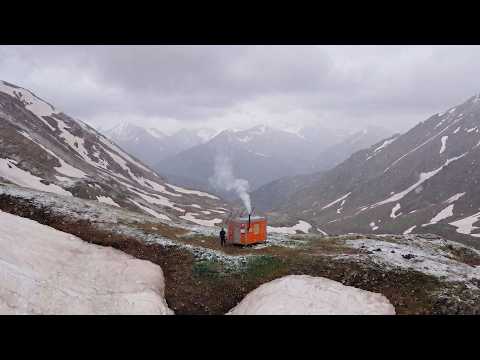 This Mountain Cabin Saved My Life Solo Night at 10,000