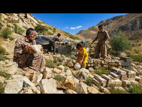 The secret of nomads' intelligence: How to build a free