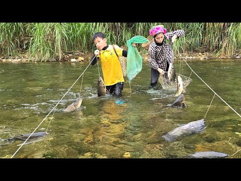 Daily life in the highlands, primitive fishing trap
