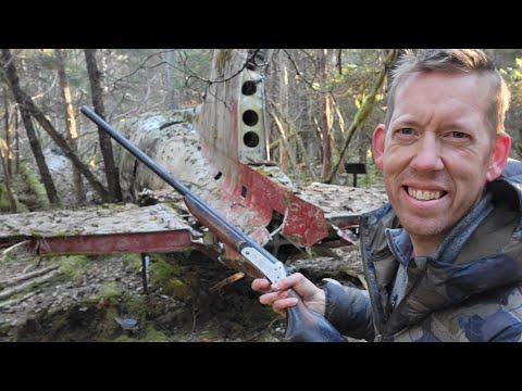 4 Days Camping, Hunting & Searching for Plane Crash in