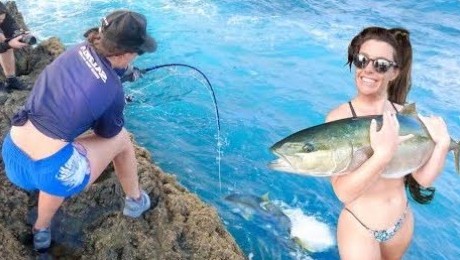 She Catches MEGA Predator Fish Girl vs Boys Challenge