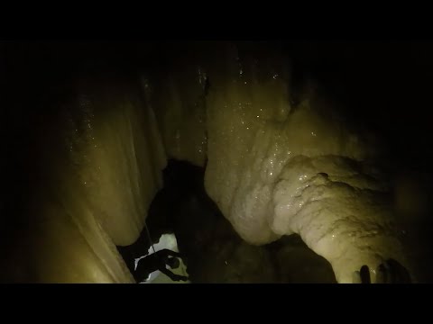 crazy 60ft free climb in east stream passage, Pettyjohn