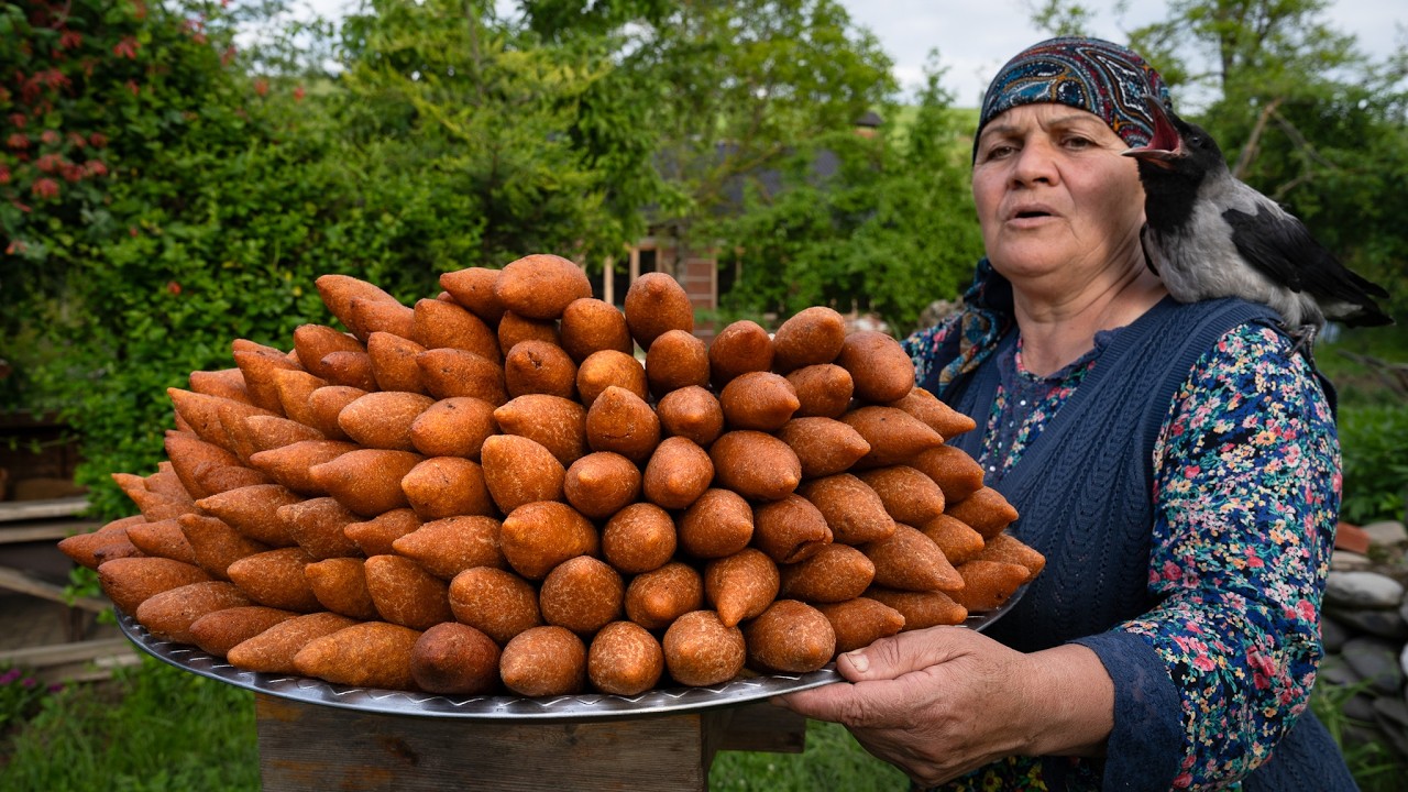 Village-Style Turkish Bulgur Dumplings Stuffed with Beef