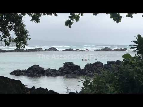 'Hunkered down' Hawaiians wait it out as Hurricane Nolo
