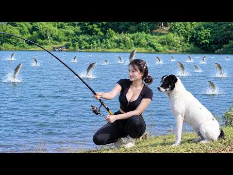 30 Days Living Alone on the Lake – A Girl Survives with Her