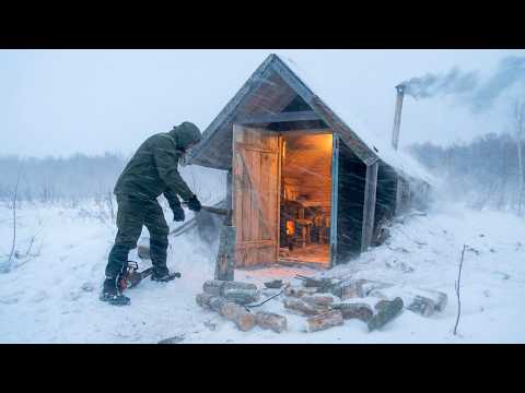 Blizzard Survival in a Primitive Underground Home That