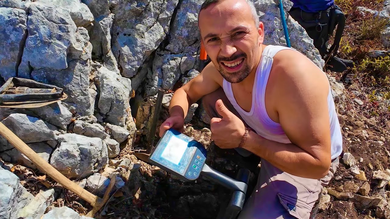 Eski Roma Dönemi Define Kasası Para Dolu