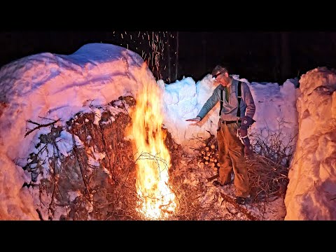 3 Days Stranded in Alaska Without a Tent - Camping in Deep