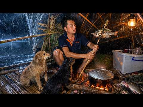 SOLO SURVIVAL ON A BAMBOO RAFT WITH MY TWO ADORABLE DOGS