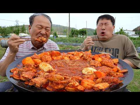 제철 햇감자 넣고 푹 끓인 솥뚜껑 닭볶음탕! 국물 쏙 밴 당면까지! (Braised Chicken &