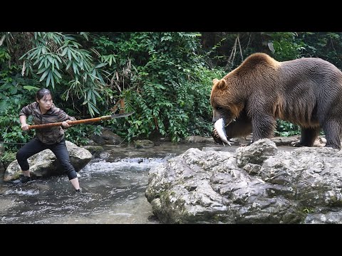 Dangerous encounter with a bear while fishing in a stream –