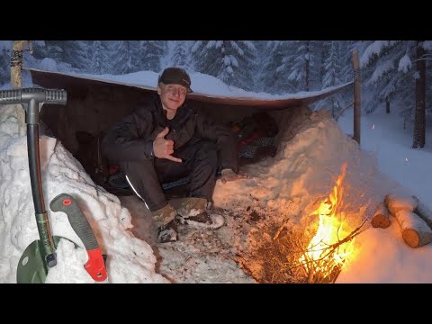SOLO Winter Survival Camping in the Mountains - Big Trout