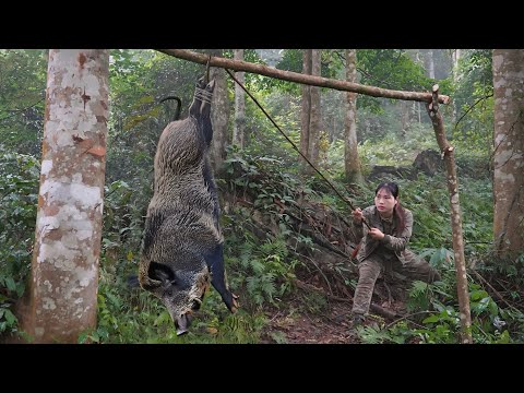 Stalk wild boars, track their tracks, set traps for wild