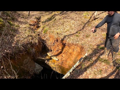 Huge Cave Opened Up In Homeowners Front Yard