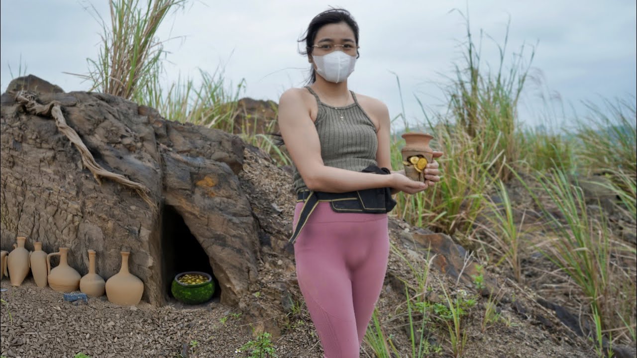 archaeologist girl finds unbelievable treasure on rocky
