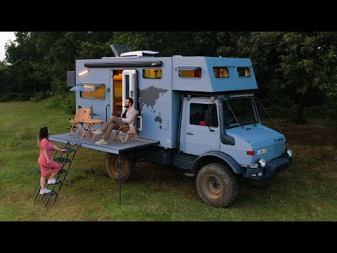 ALKOVENLİ VE BALKONLU UNİMOG KARAVAN İLE KAMP