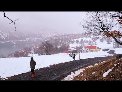 Yalnız Adamın Dağlarda Mücadelesi: Kar ve Zorluklar