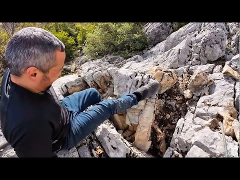 Arazideki Bulduğumuz Define Kaya Kasasını Açıyorum