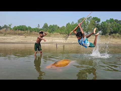 Best fishing in river / Big fish trap in river / New