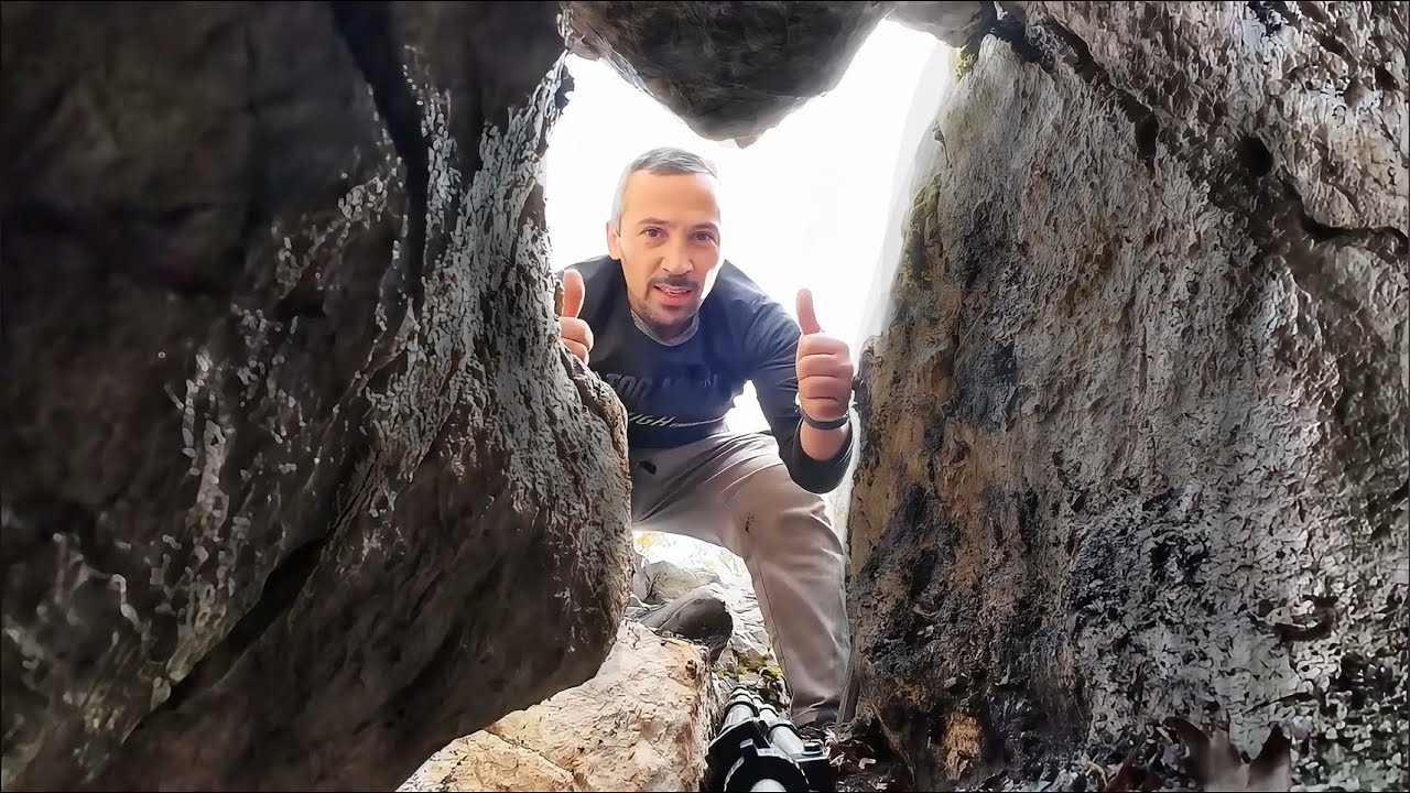 Kazı Alanında ŞOK Keşif Kaya Altından Çıkan Altın Define