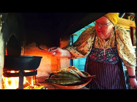 RUSSIAN NORTH. How people live. Kitchen of the one of