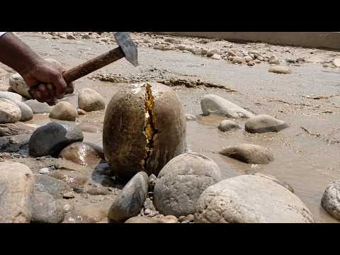 I Broke This Ordinary River Stone GOLD Was Hidden Inside