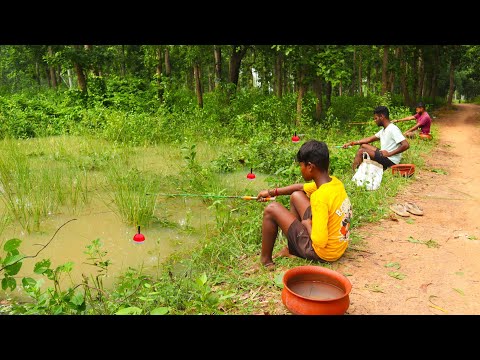 Fishing Video Brave boys amazing hook fishing in the