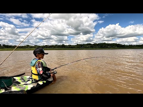 Pescaria de corvinas no Rio Turvo água barrenta muito