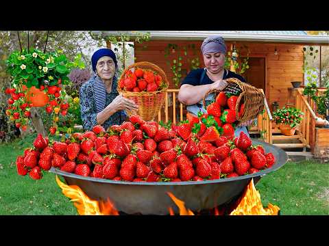 Mix of Strawberry Jam, Cake and Delıcıous Village Style
