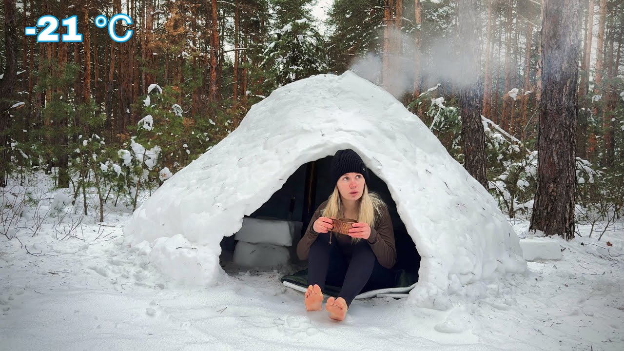 Snow House in the Forest Female Bushcraft and Cozy