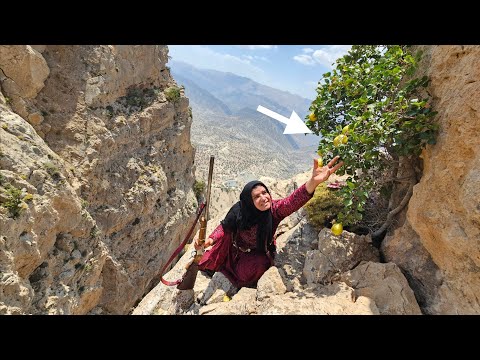 Kulthum on the verge of falling off the cliffs : Silent
